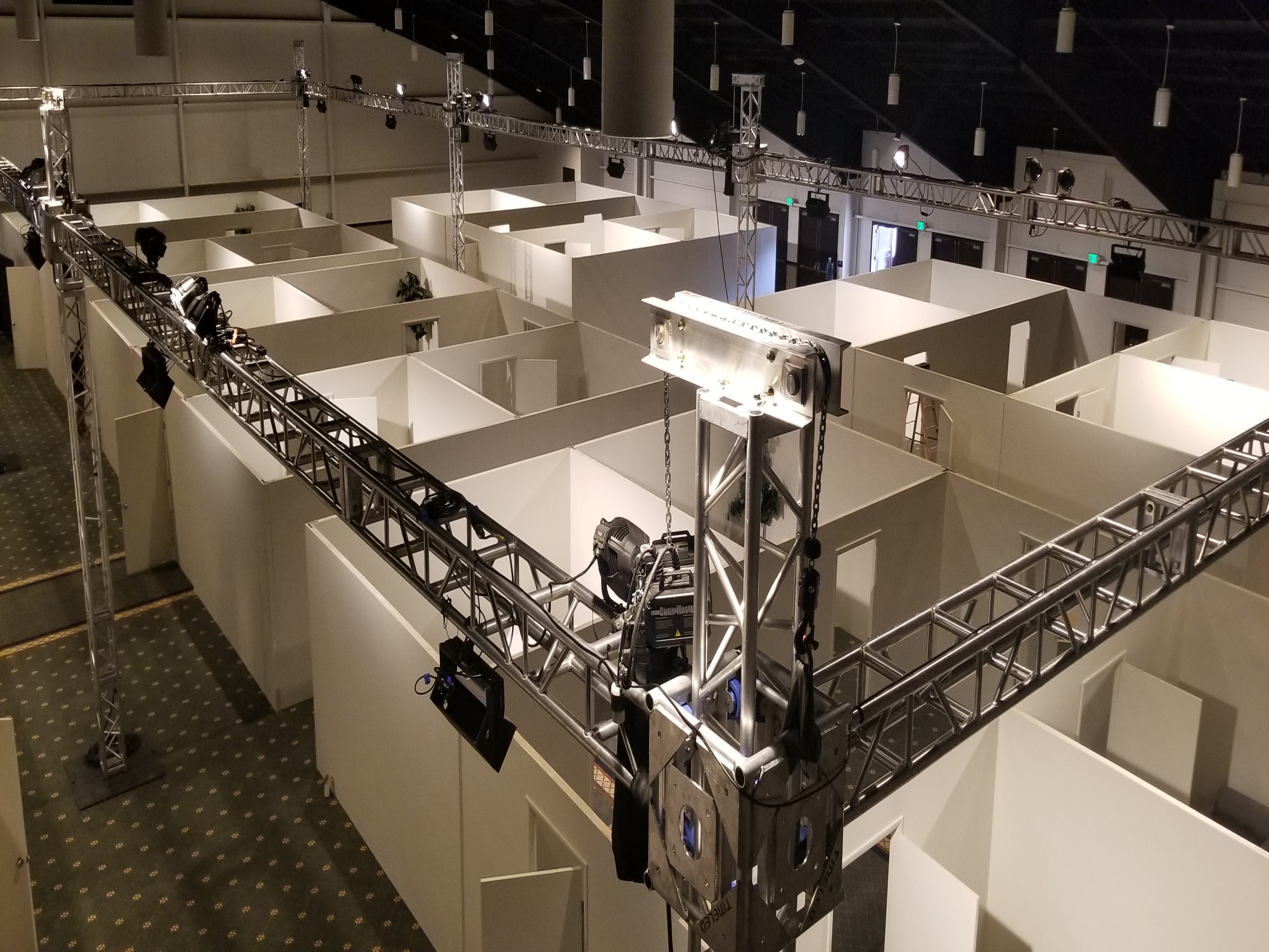 Scenic - Custom Set Design